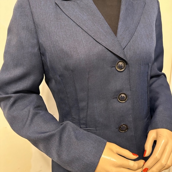 Elegant Blue Crepe Blazer size 6p Shorter length - Picture 4 of 5